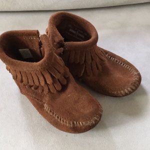 Minnetonka Moccasins toddler size 5